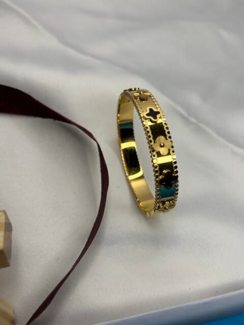 BRACELET 16