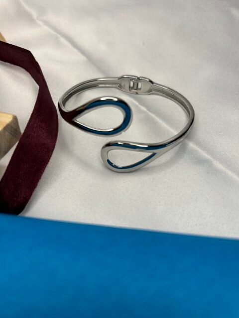 BRACELET 19